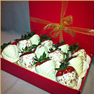White Chocolate Dipped Strawberries with Pink Hearts‏‏